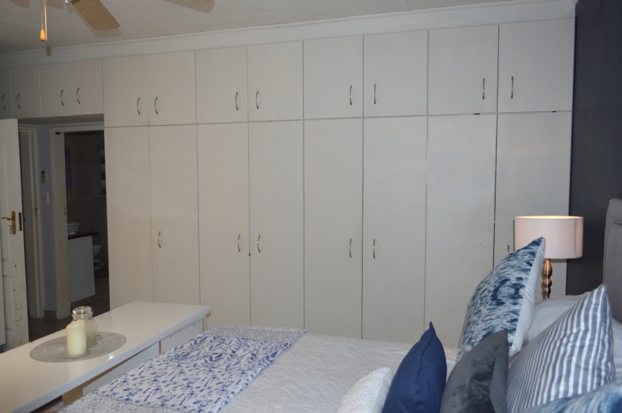 3 Bedroom Property for Sale in Flamwood North West